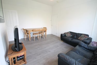 3 bed flat, Lyndhurst Avenue, Jesmond, Newcastle, NE23HH - Image 2